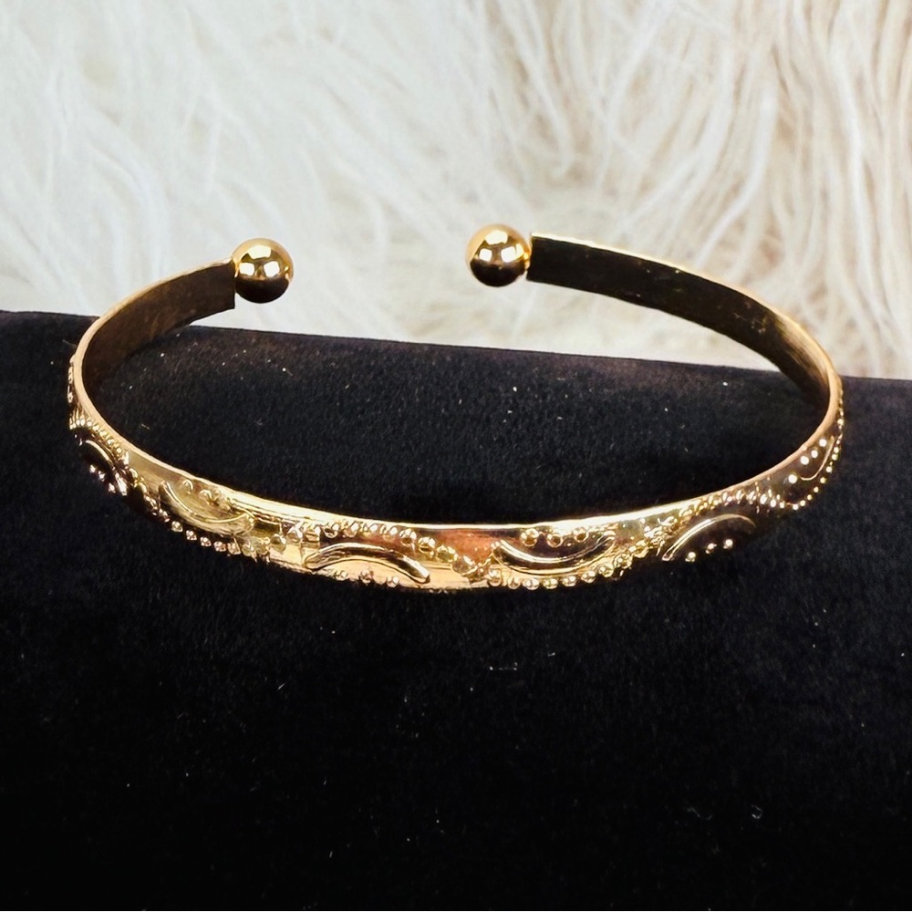 Beautiful Goldtone Stackable Cuff Bangle Bracelet - image 3